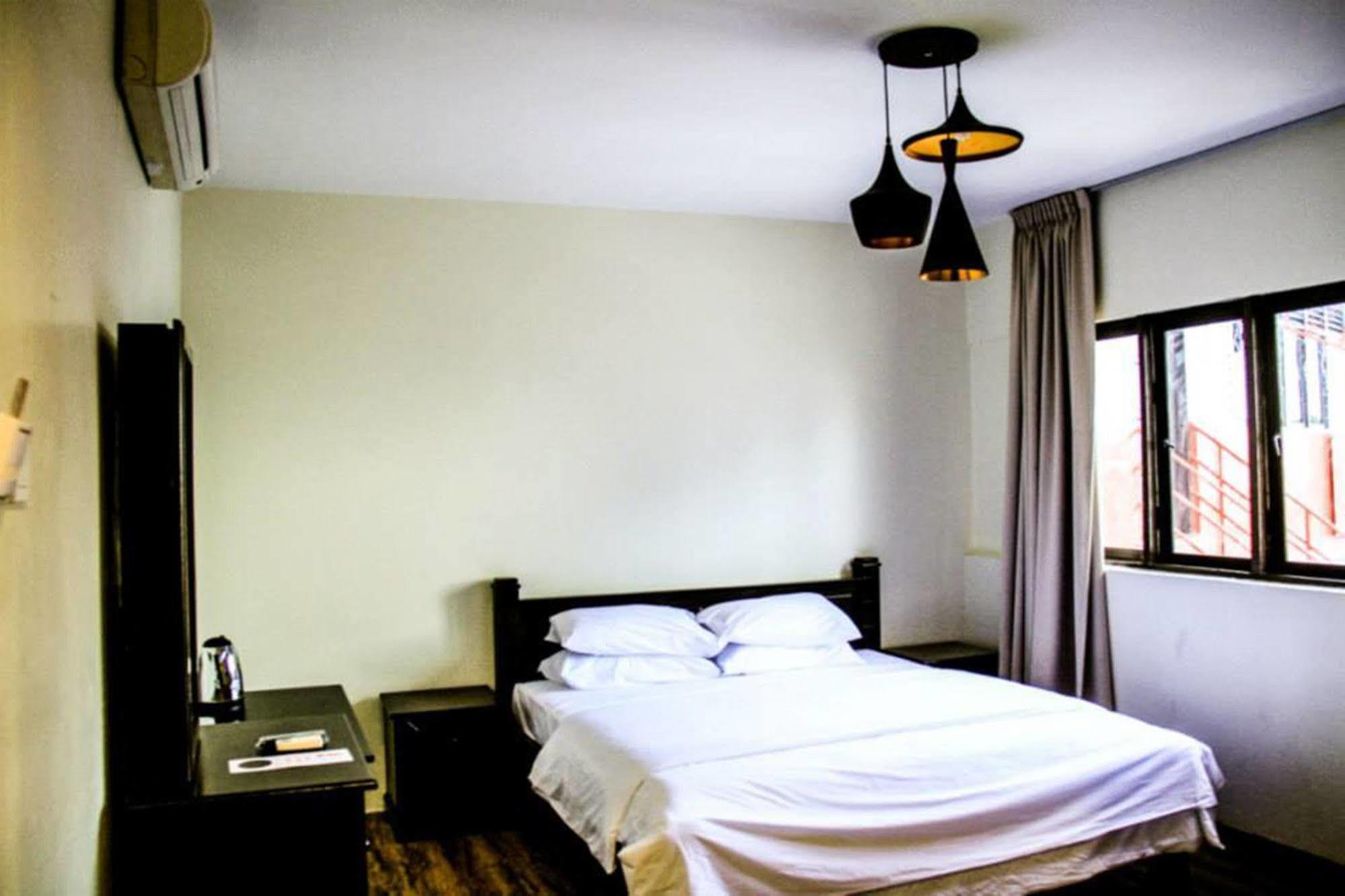 8 Boutique By The Sea Hotell Tanjung Tokong Eksteriør bilde