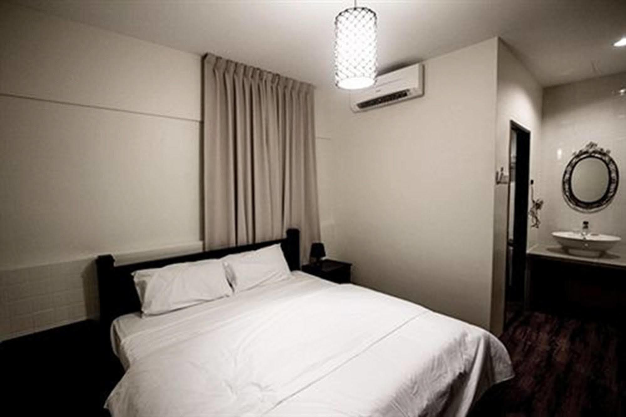 8 Boutique By The Sea Hotell Tanjung Tokong Eksteriør bilde